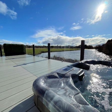 Luxury Lakeside Lodge With Htub Beautiful Views Annan Ngoại thất bức ảnh