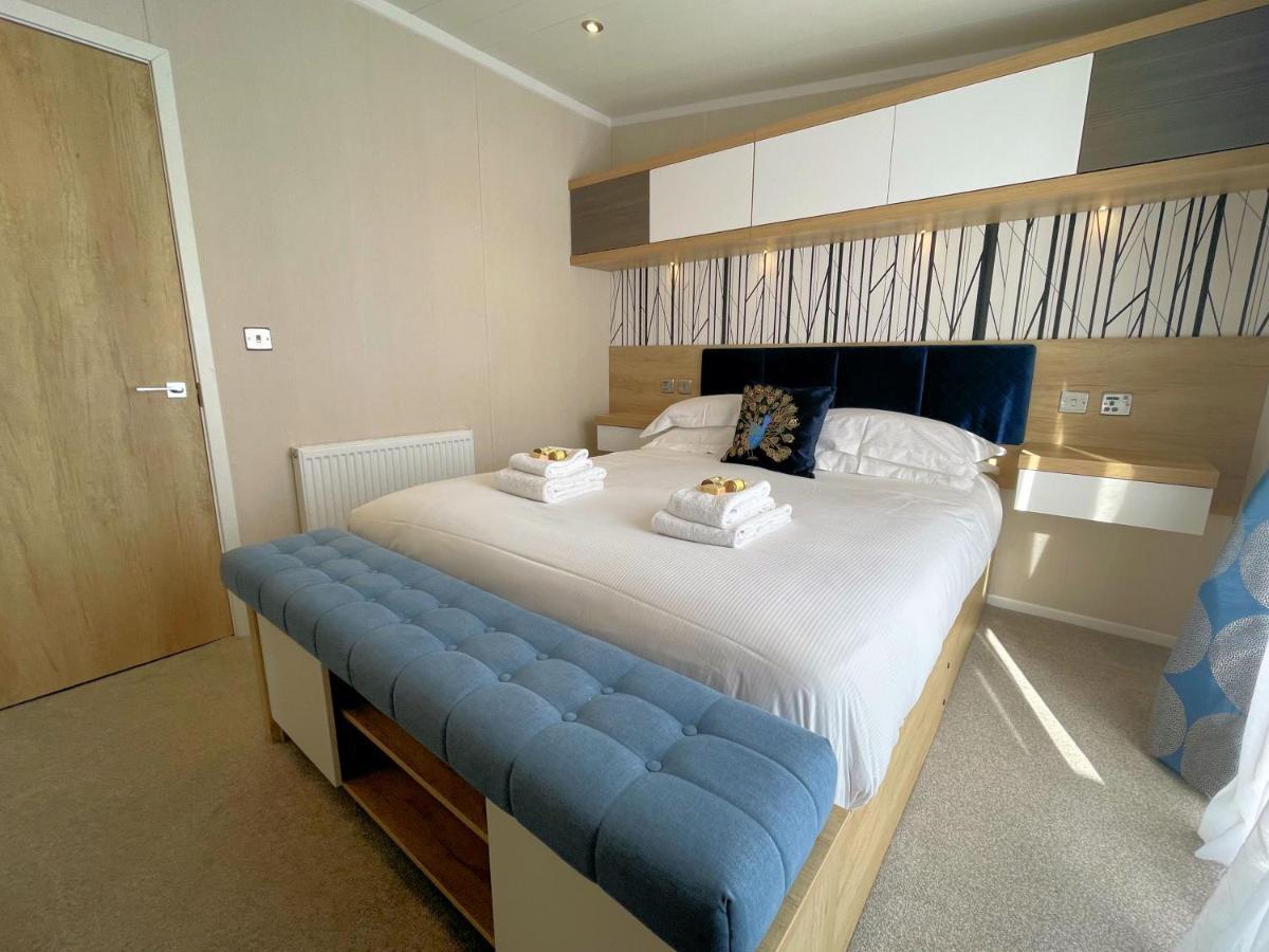 Luxury Lakeside Lodge With Htub Beautiful Views Annan Ngoại thất bức ảnh