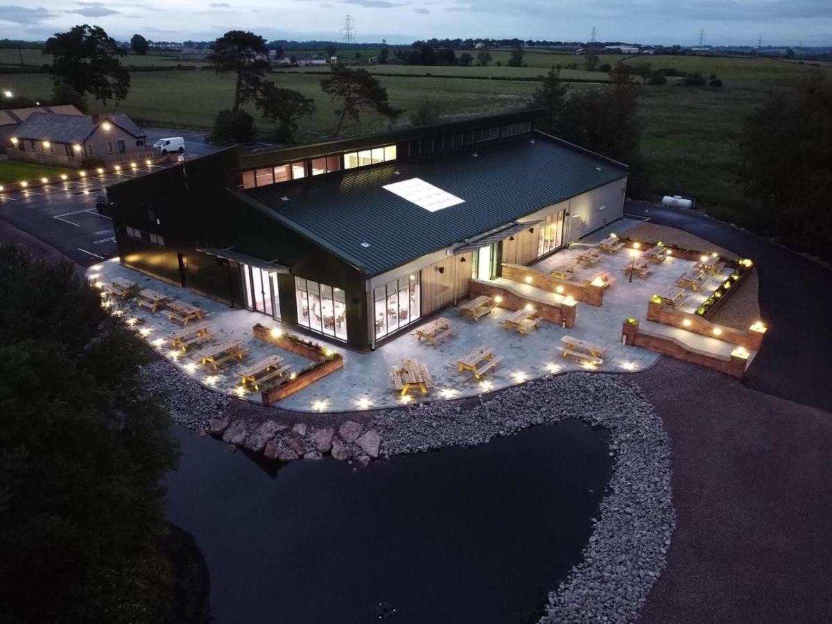 Luxury Lakeside Lodge With Htub Beautiful Views Annan Ngoại thất bức ảnh